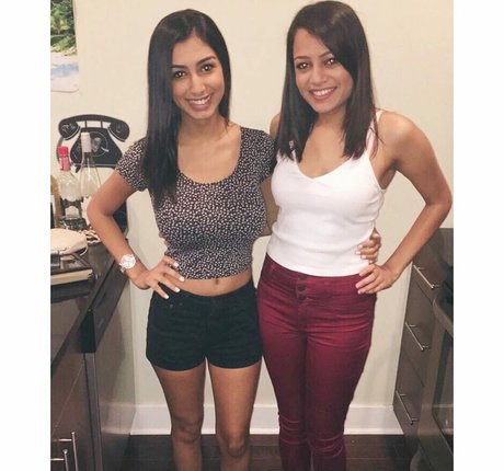 Sasha Kalra nudes actress images