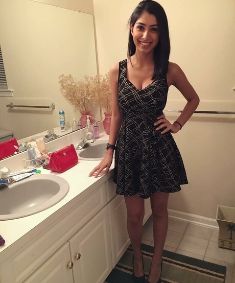 Sasha Kalra perfect model photos