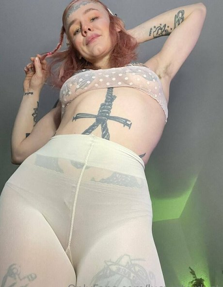 lucy kinky porn model img