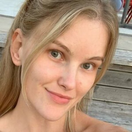 Curlylolly naked star photos