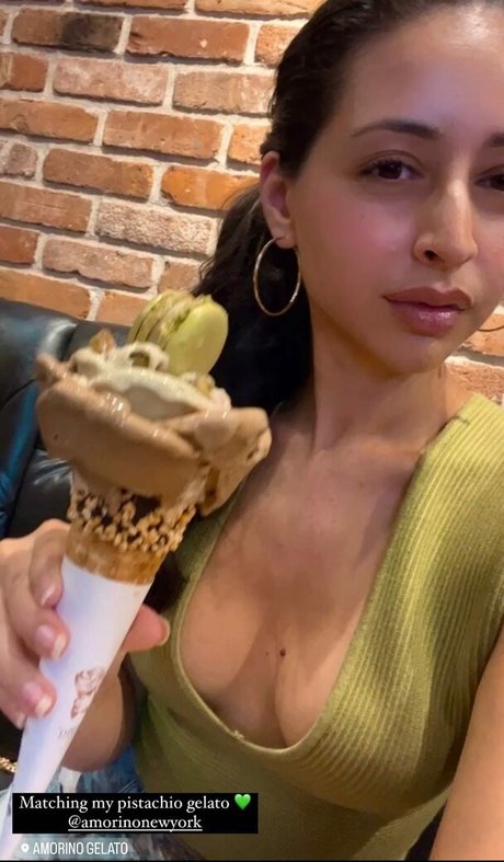 Serena Milan model exclusive photo