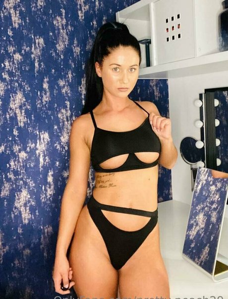 pretty peach29 naked pornstar photo