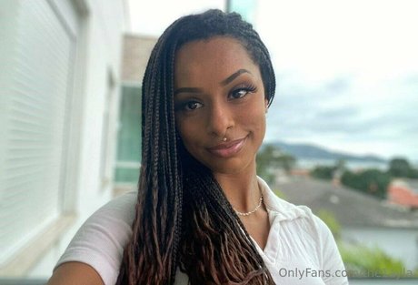 the1ayla best actress img