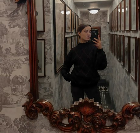 Leonie Christel sexy model pics