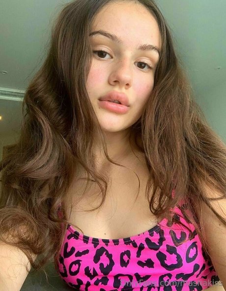 mashakiss model hd pics