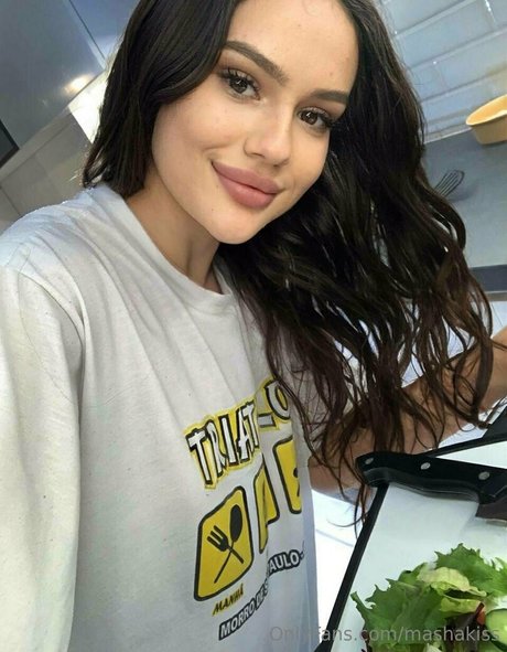 mashakiss model perfect pictures