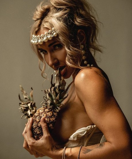 Ksusha Lioness adult model gallery