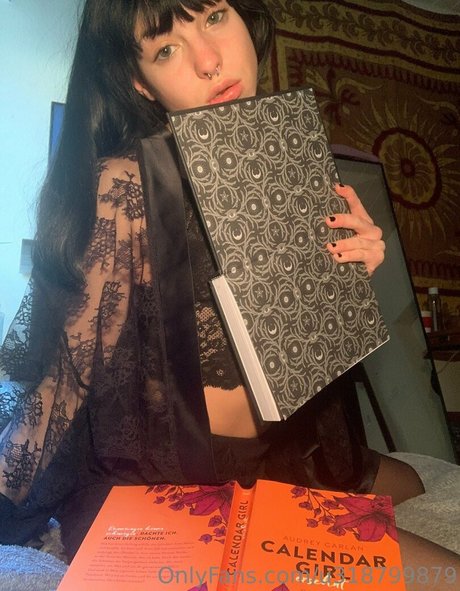 allyalden exclusive model picture