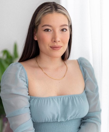 Maxine Lucille naked model pics