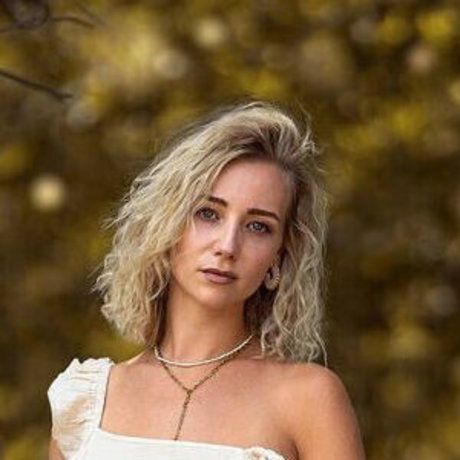 Sandra Amalia porn actress archive