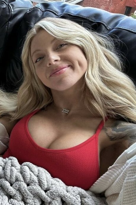 Krissytradio model beautiful pictures