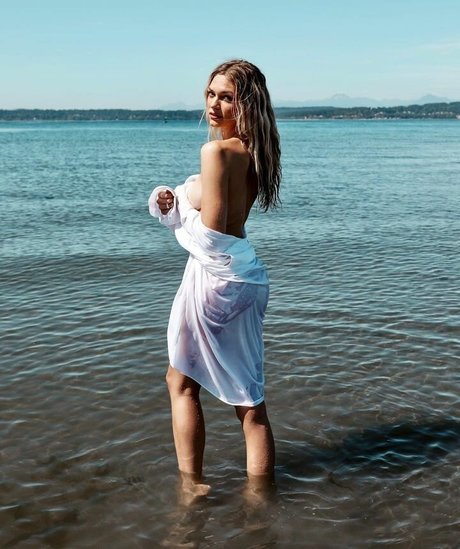 Julia Miller nude actress gallery