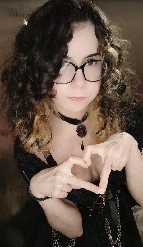 RiriMiaou xxx pornstar picture