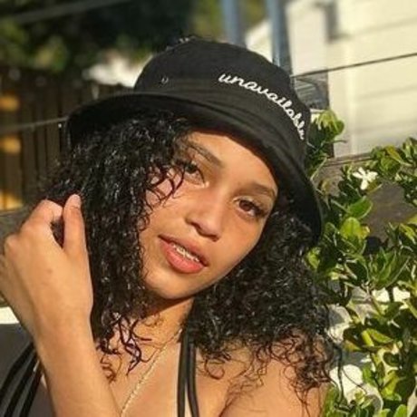 Momofebs star hot photos