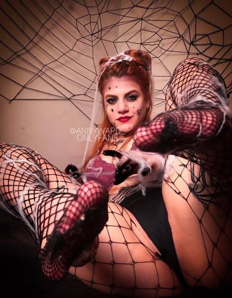 Anny Ward free actress img