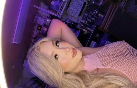 Stacked Blonde Profile pic