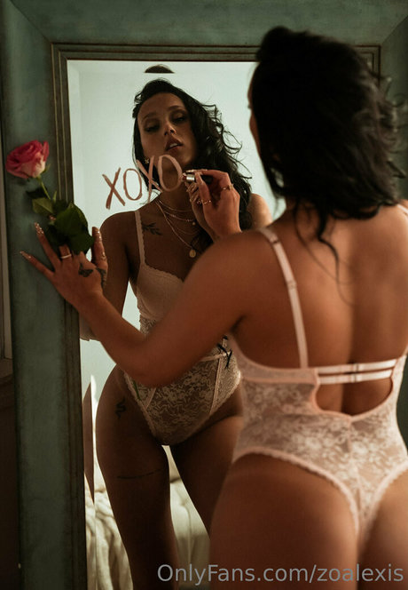 zoalexis pornstar pretty img