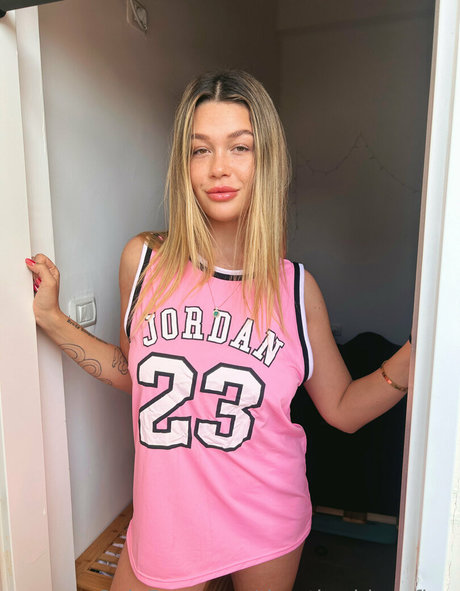 theotherideaofher pornographic star image