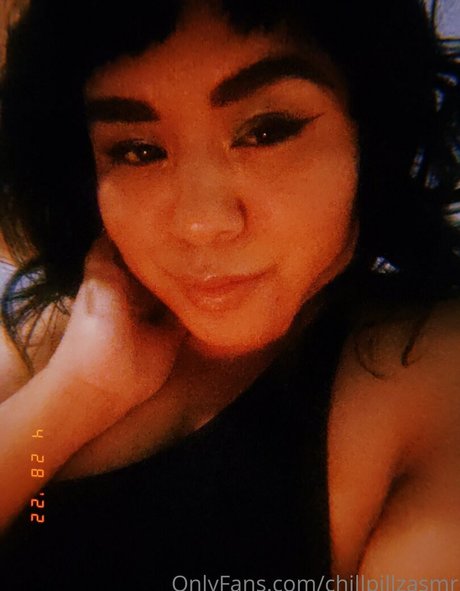 Chill Pillz ASMR pornstar naked gallery