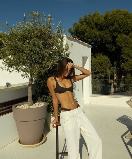 Summer Marshall model art archive