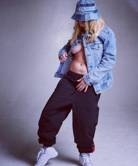 therealroyalskye star nice picture