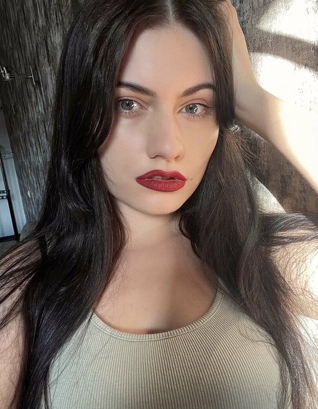 Nastya rosse sexy model pic