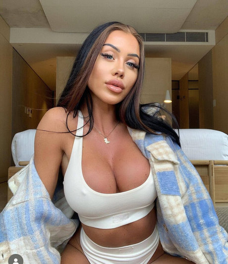 Lauraamy pornstar beautiful photos