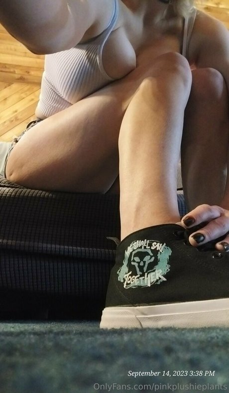 pinkplushieplants actress archive