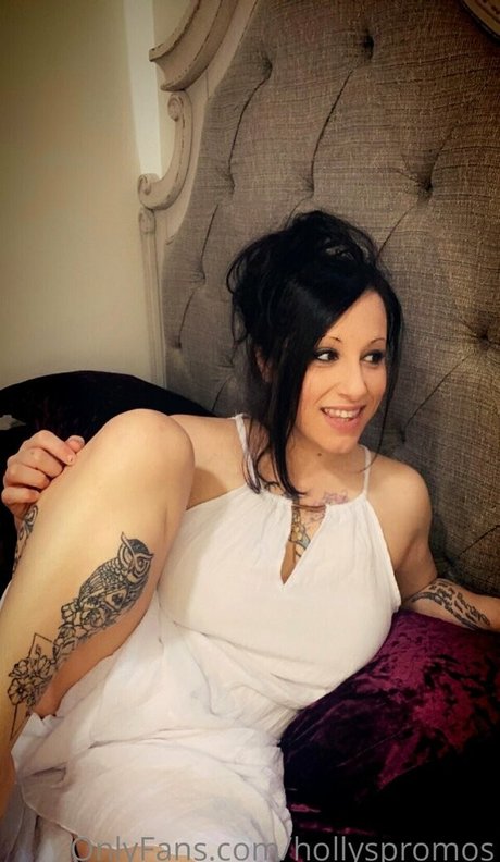 hollyfree erotic actress photos