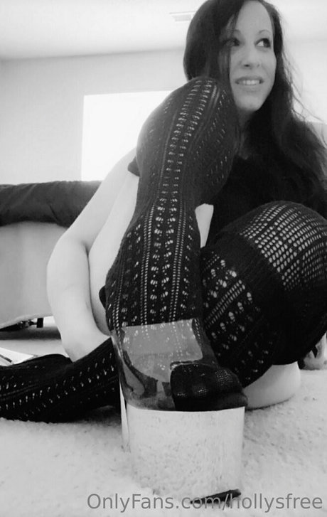 hollyfree beautiful star img