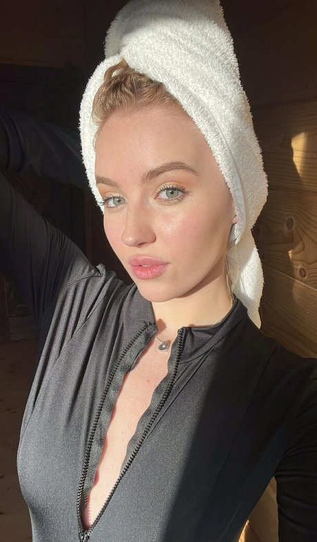 ashley boob model archive