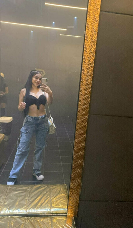 iamcamillalopez model nudes image