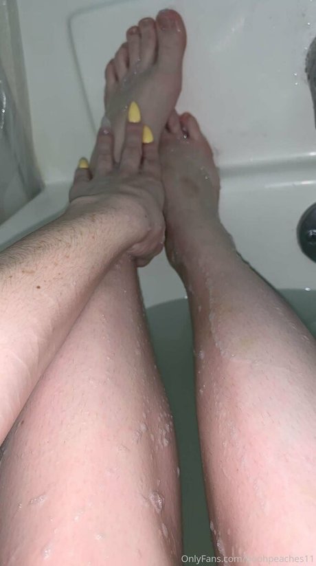 poohpeaches11 model naked picture