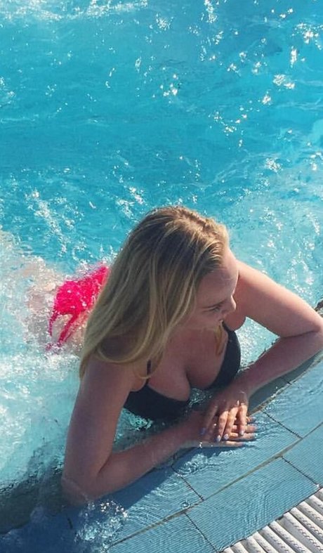 Essi Kaappola exclusive model img