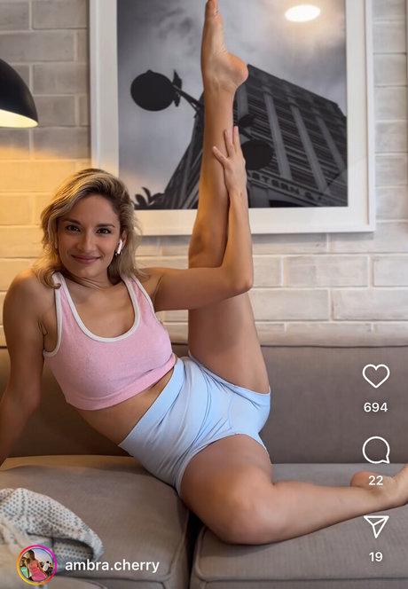 Ambra Cherry pornstar top pic