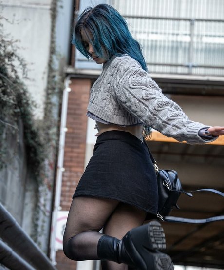 Moo Smith erotic model picture