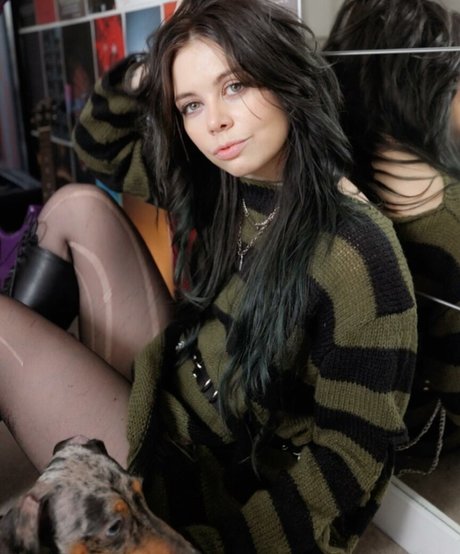 Moo Smith pornstar naked image