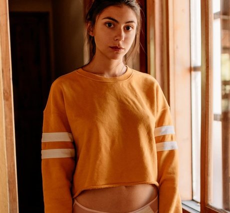 Manuela Velez perfect actress picture