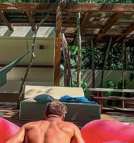 nategarner erotic model photo