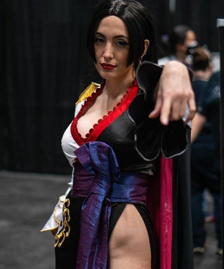 Glory Lamothe model pictures