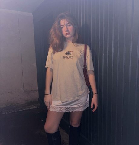 Lizzie Sennott model xxx photos