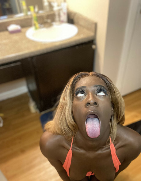 defiantlydeviant sexy actress gallery