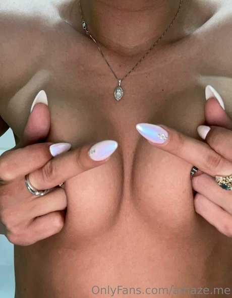 amaze me model high quality pic