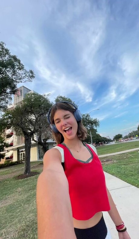 Laneya Grace hd actress images