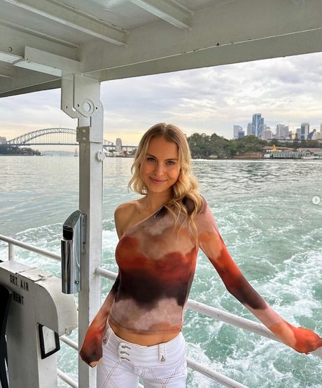 Sarah Lloyd free actress pictures