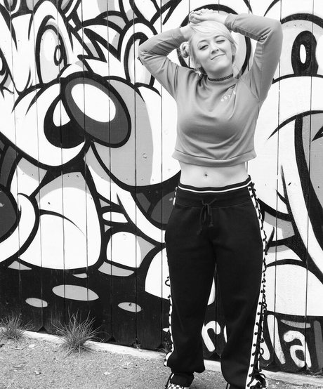 Meghan McCarthy model pretty picture