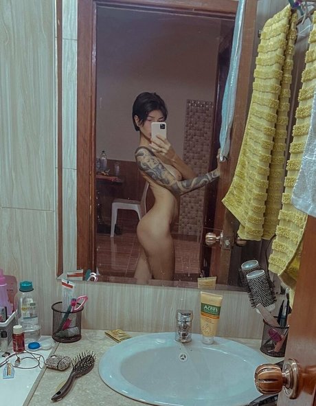 Candice Swanson erotic model pictures