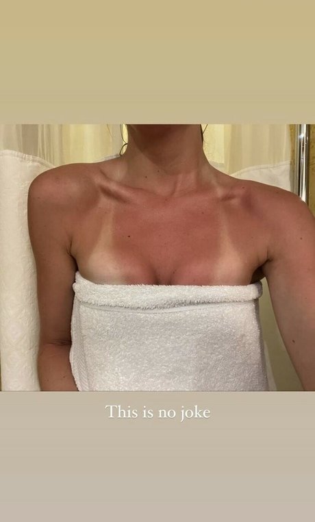 Carly green model image