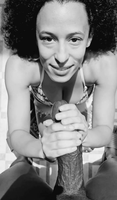 Blissense Myamalone erotic pornstar img