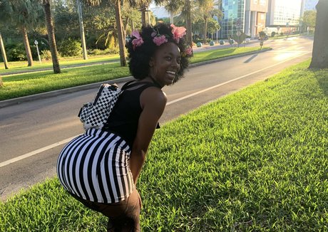 goddessdevyn sex model picture